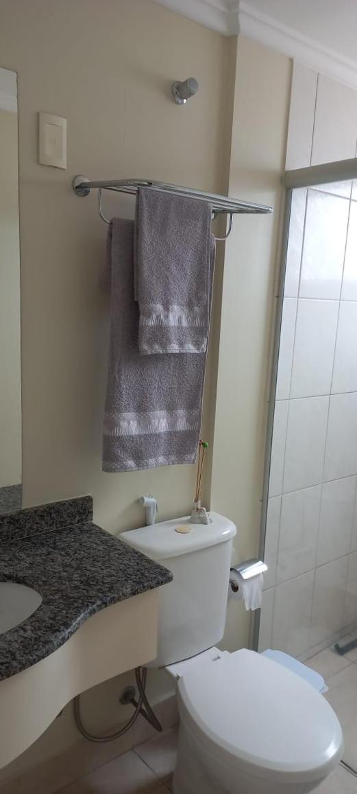 Flat Para Temporada Perto Singapura Shopping Com 7 Piscinas, Bar Molhado, Restaurante - A 3 Min Centro De Caldas Novas! 外观 照片